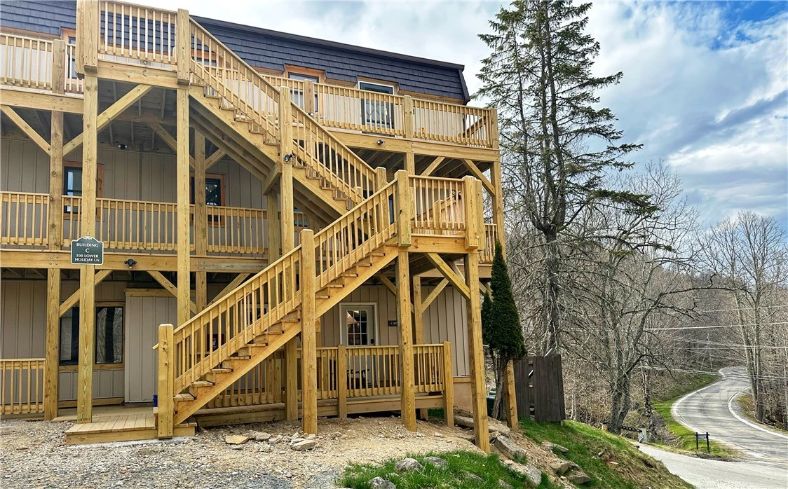 Image number 5 for the current listing