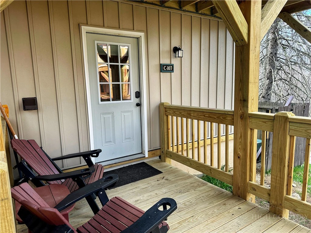Image number 4 for the current listing