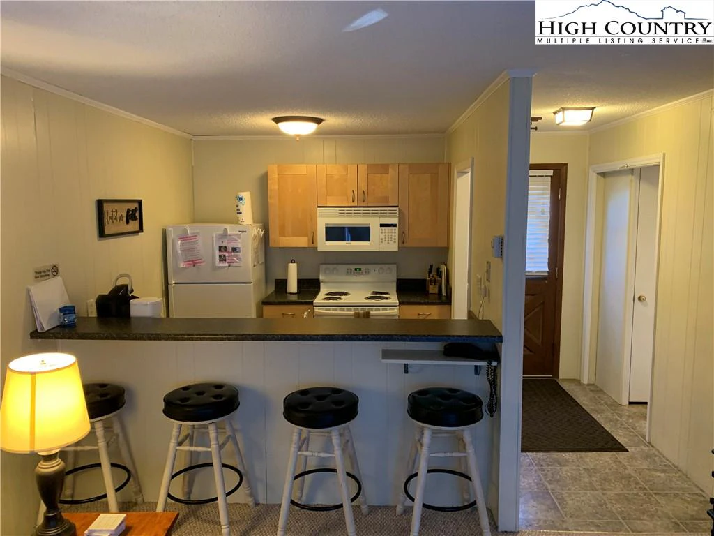 Image number 1 for the current listing
