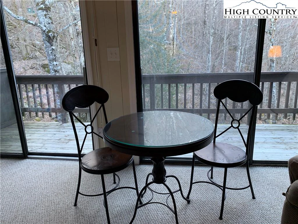 Image number 5 for the current listing