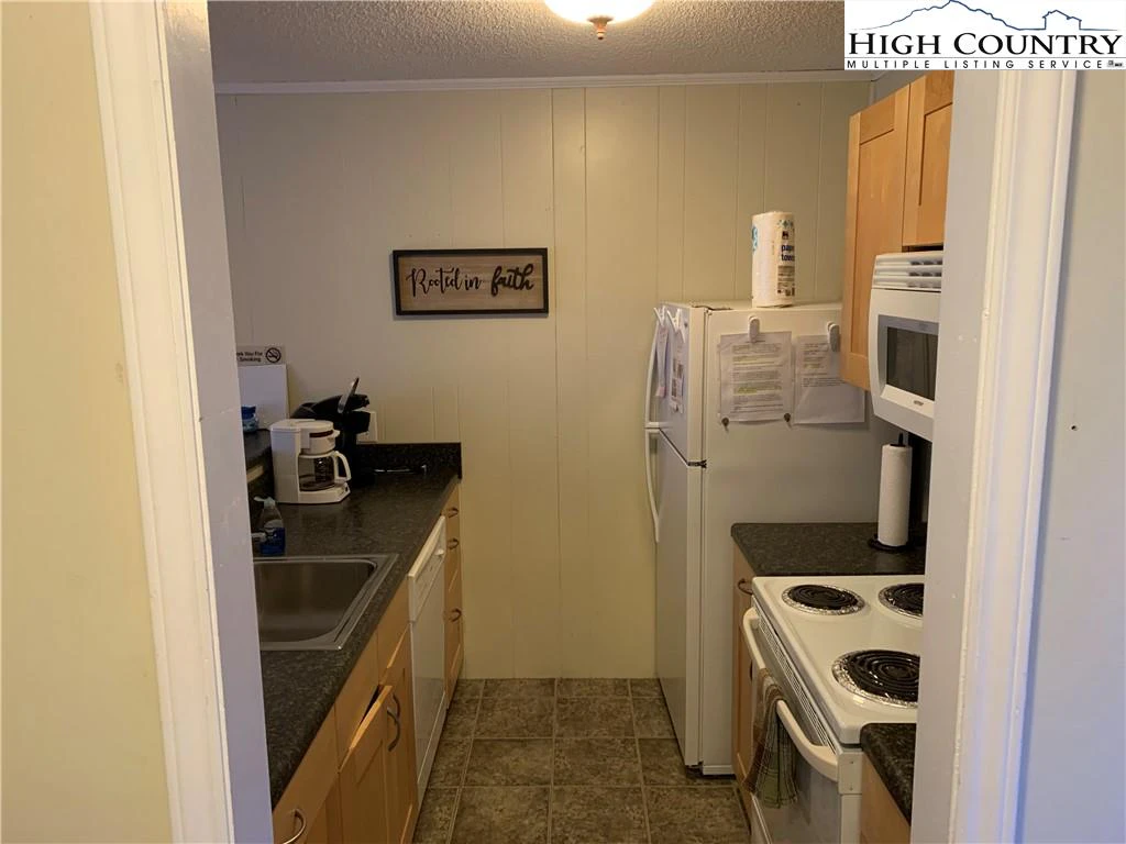 Image number 6 for the current listing