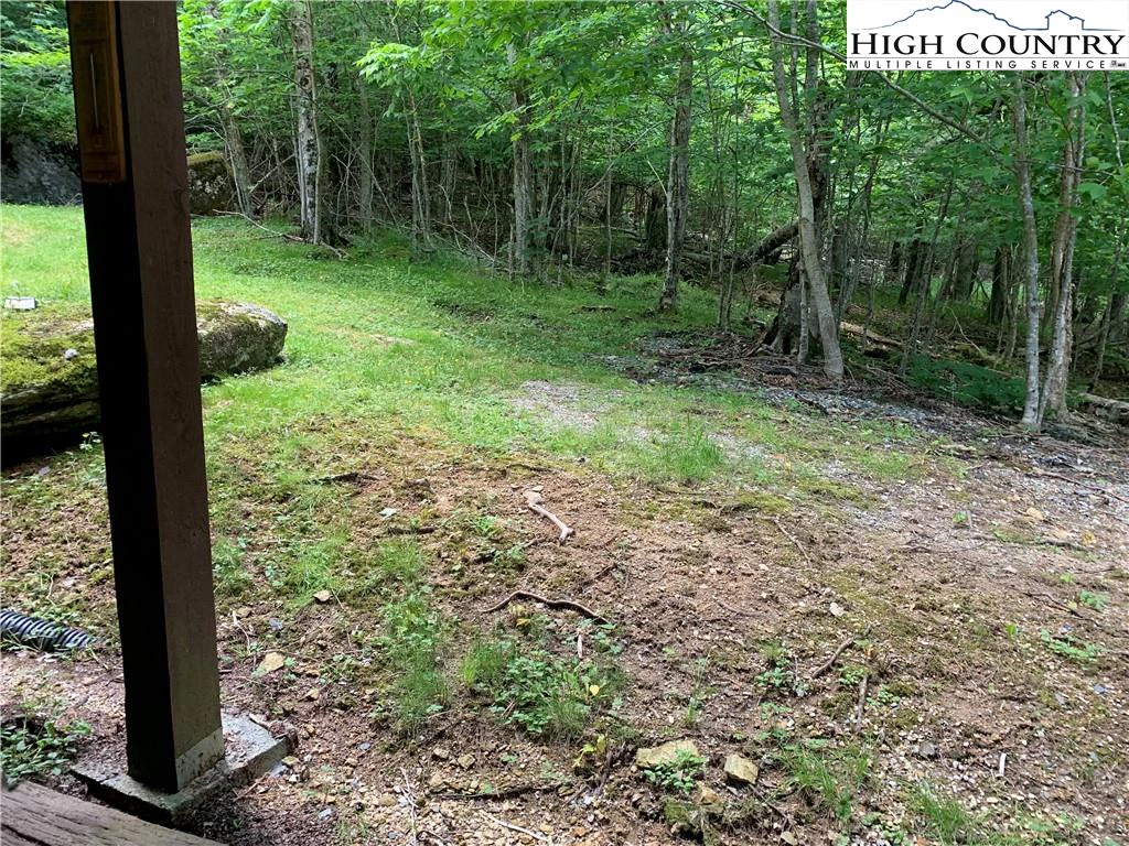 Image number 13 for the current listing