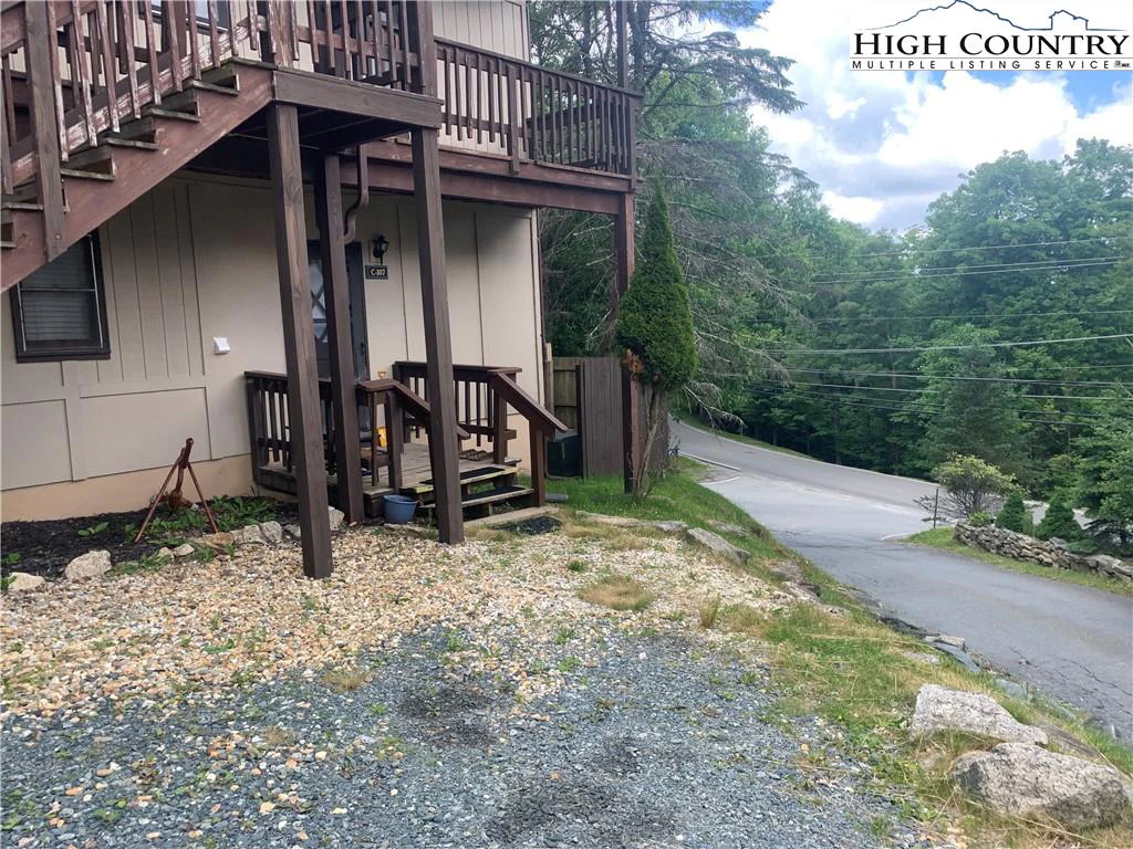 Image number 14 for the current listing