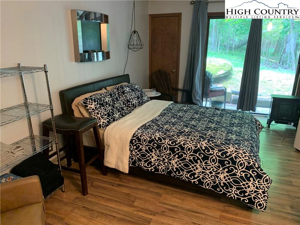 Image number 10 for the current listing