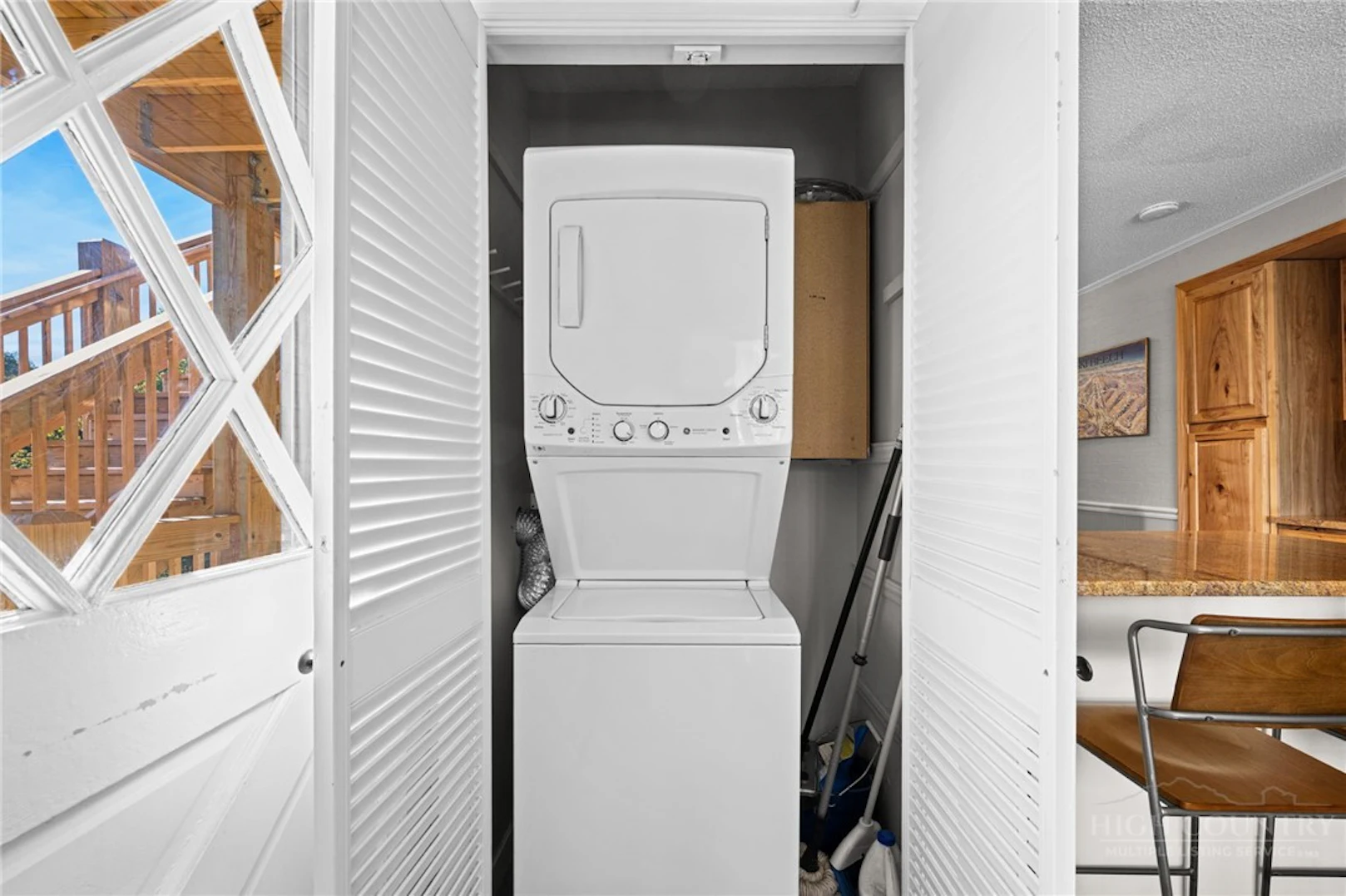 Image number 4 for the current listing