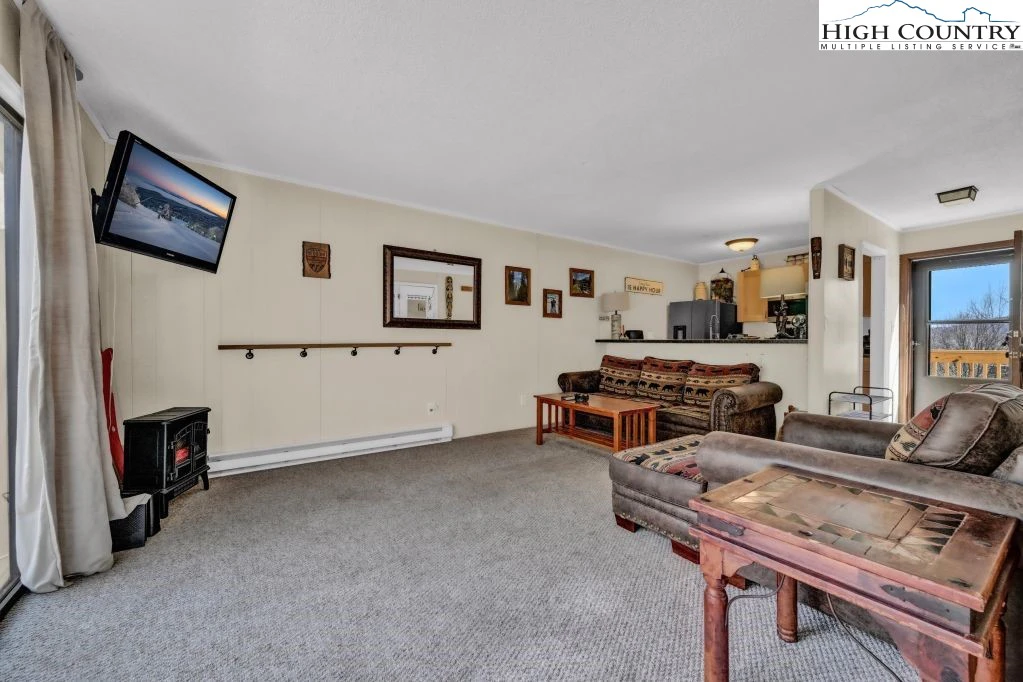 Image number 21 for the current listing