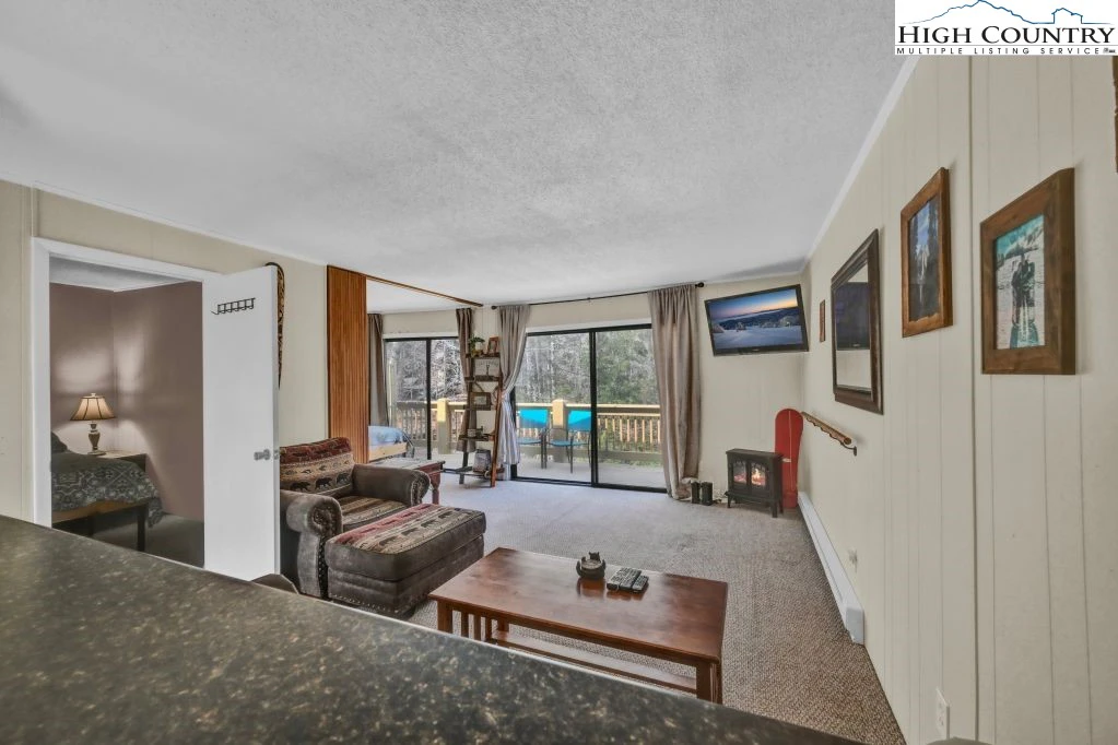 Image number 20 for the current listing