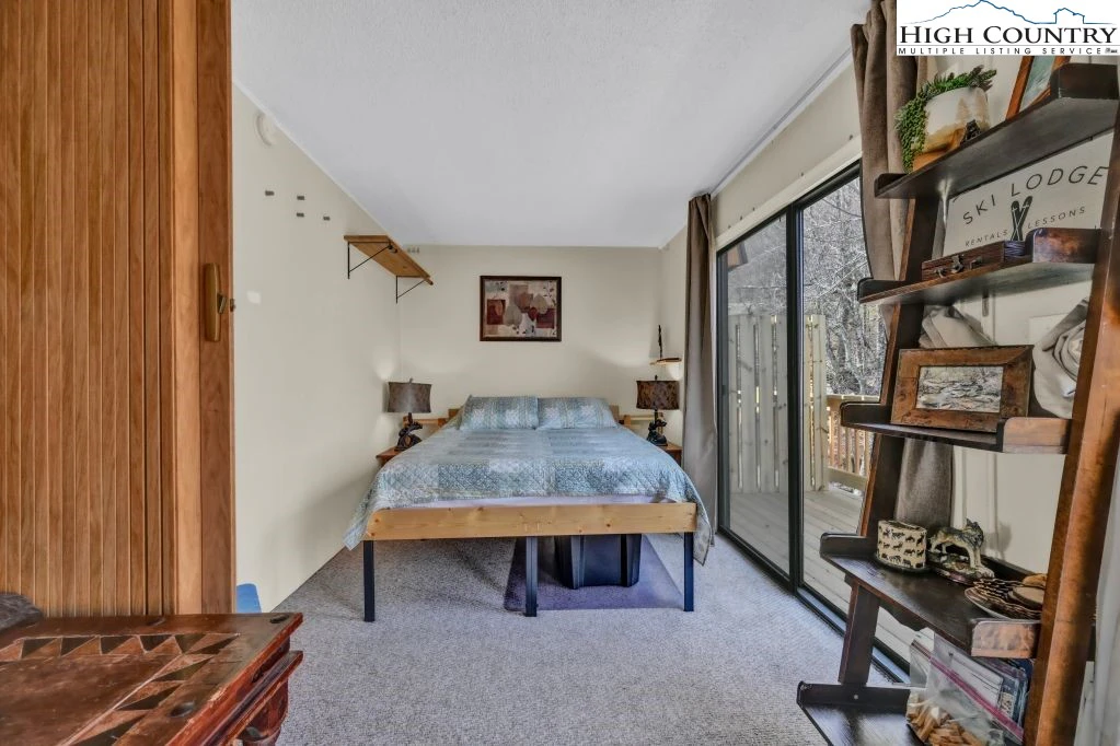 Image number 14 for the current listing