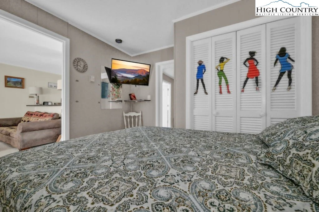 Image number 7 for the current listing