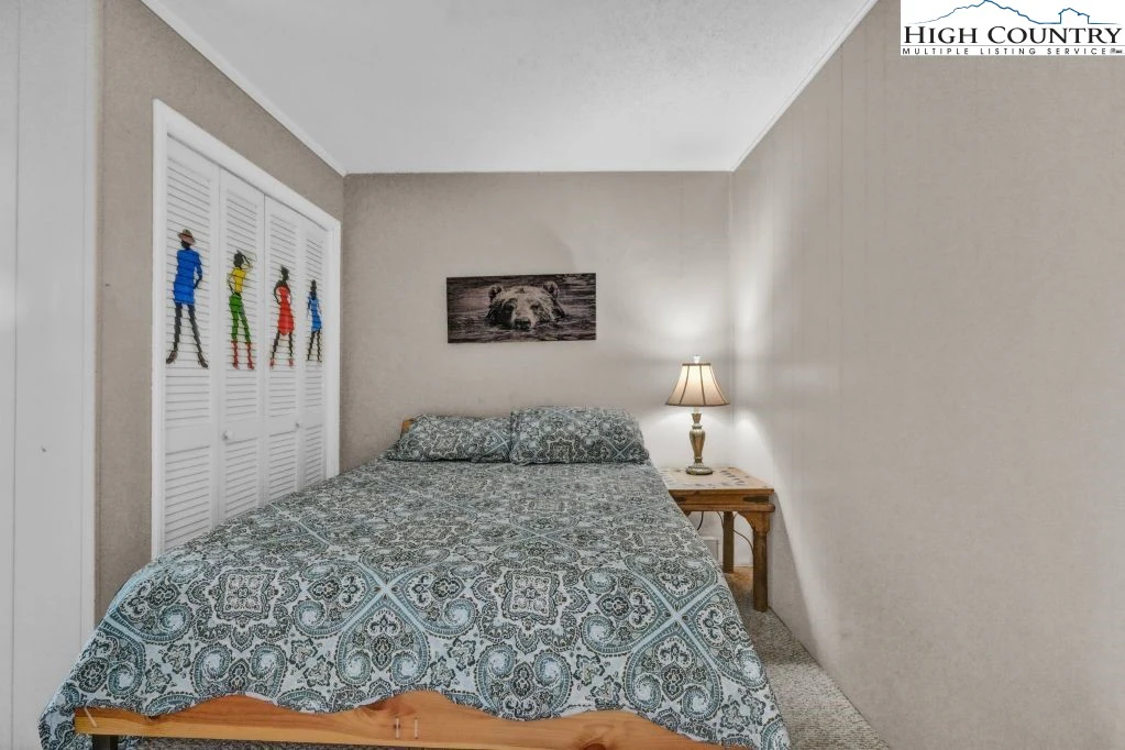 Image number 6 for the current listing