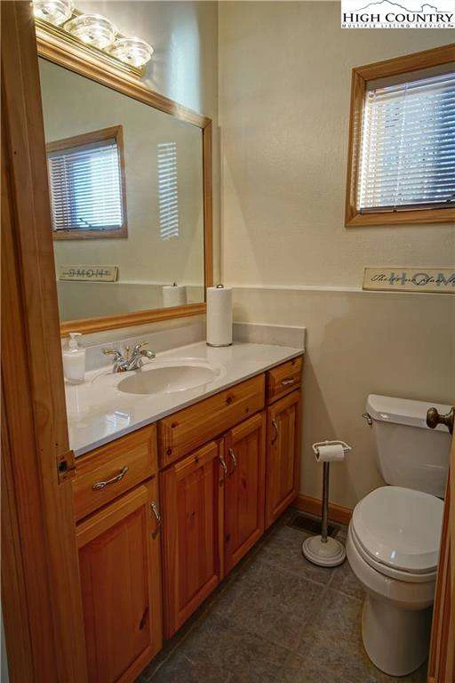 Image number 4 for the current listing