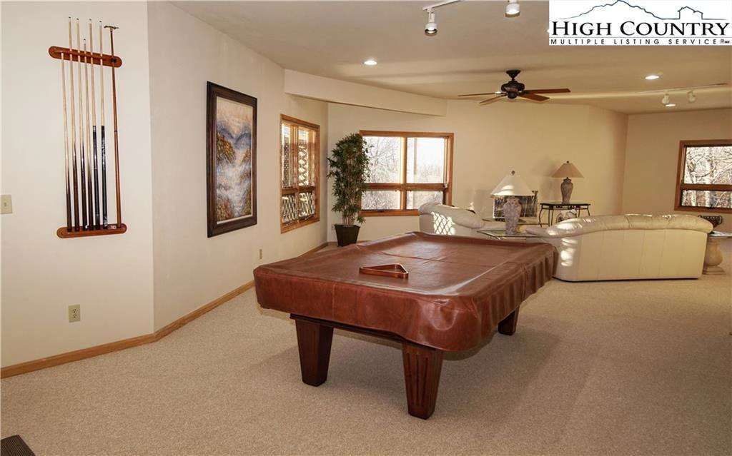 Image number 7 for the current listing