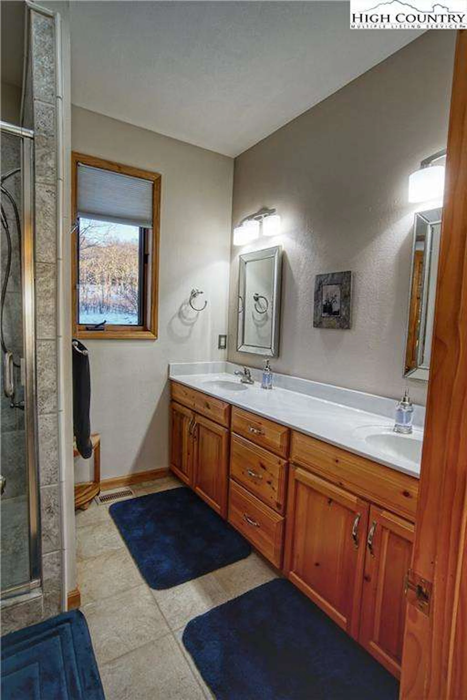 Image number 10 for the current listing