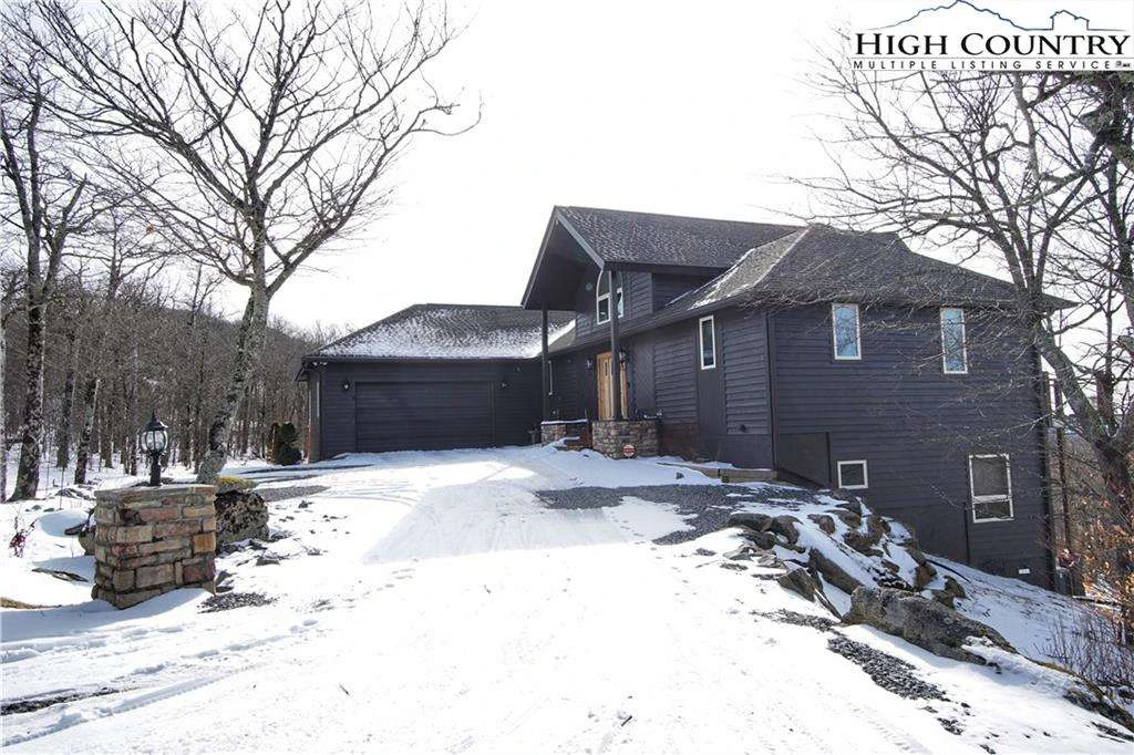 Image number 12 for the current listing