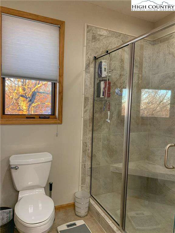 Image number 19 for the current listing