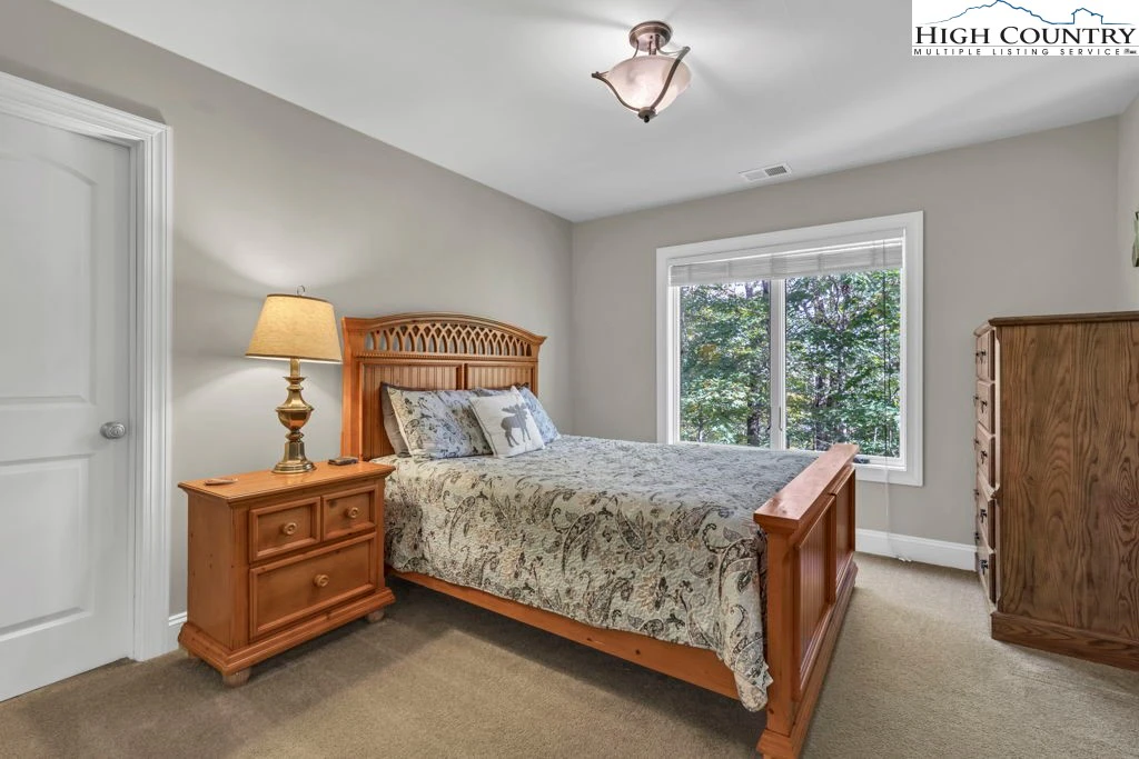 Image number 6 for the current listing