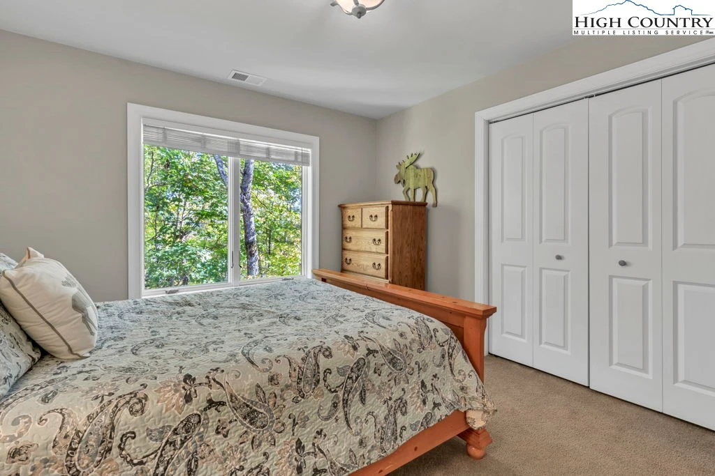 Image number 7 for the current listing