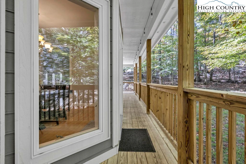 Image number 13 for the current listing