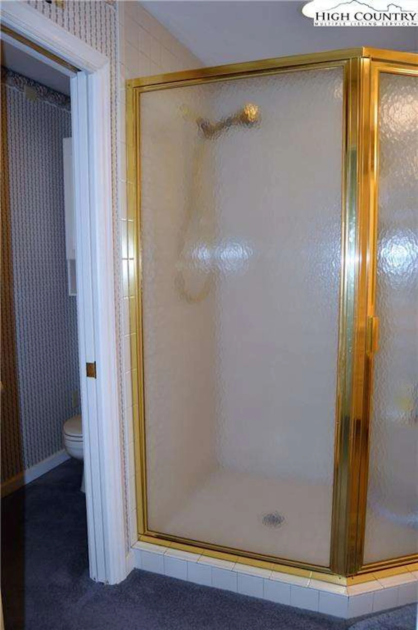 Image number 17 for the current listing