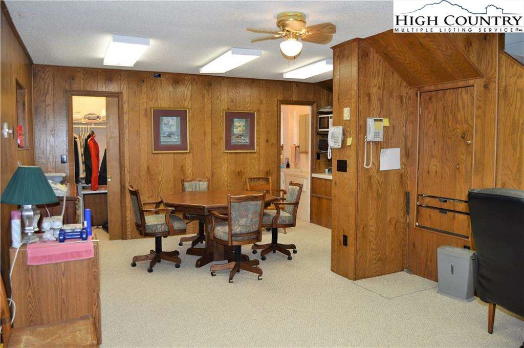 Image number 11 for the current listing