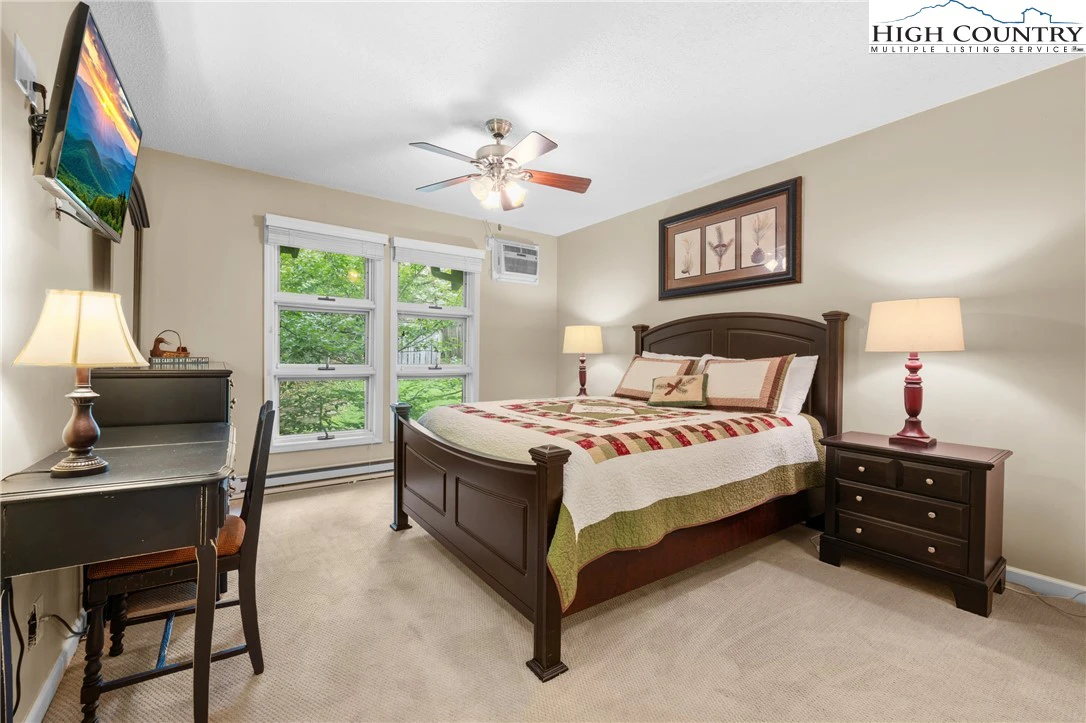 Image number 14 for the current listing