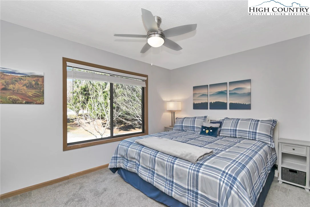 Image number 8 for the current listing