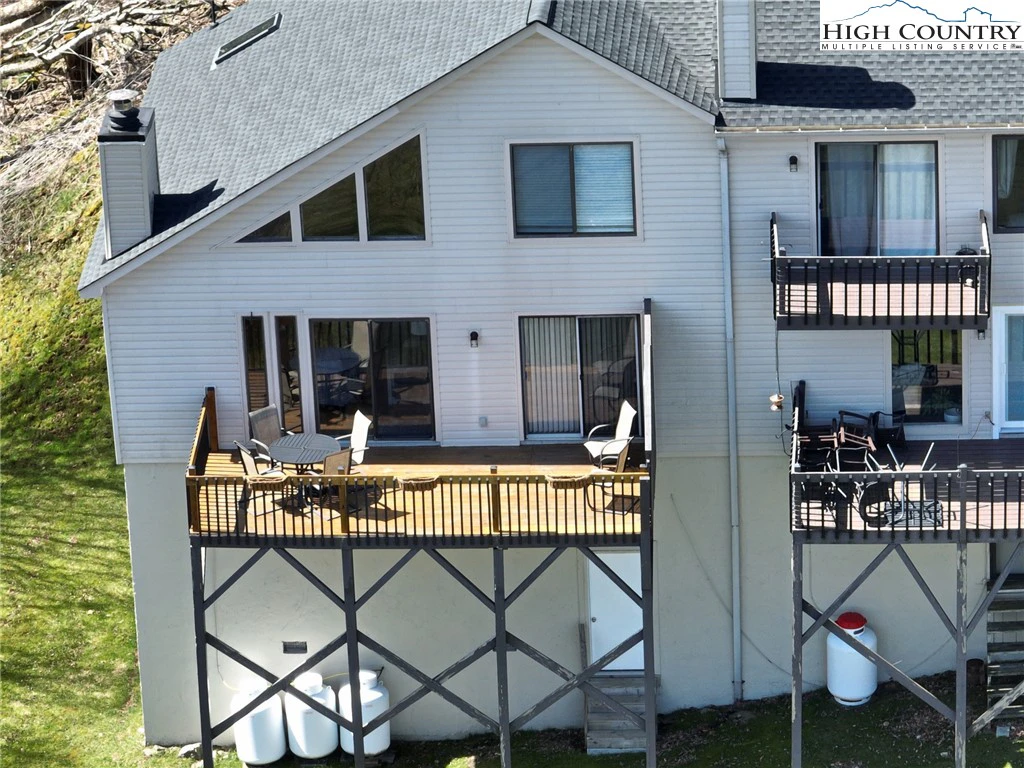Image number 15 for the current listing