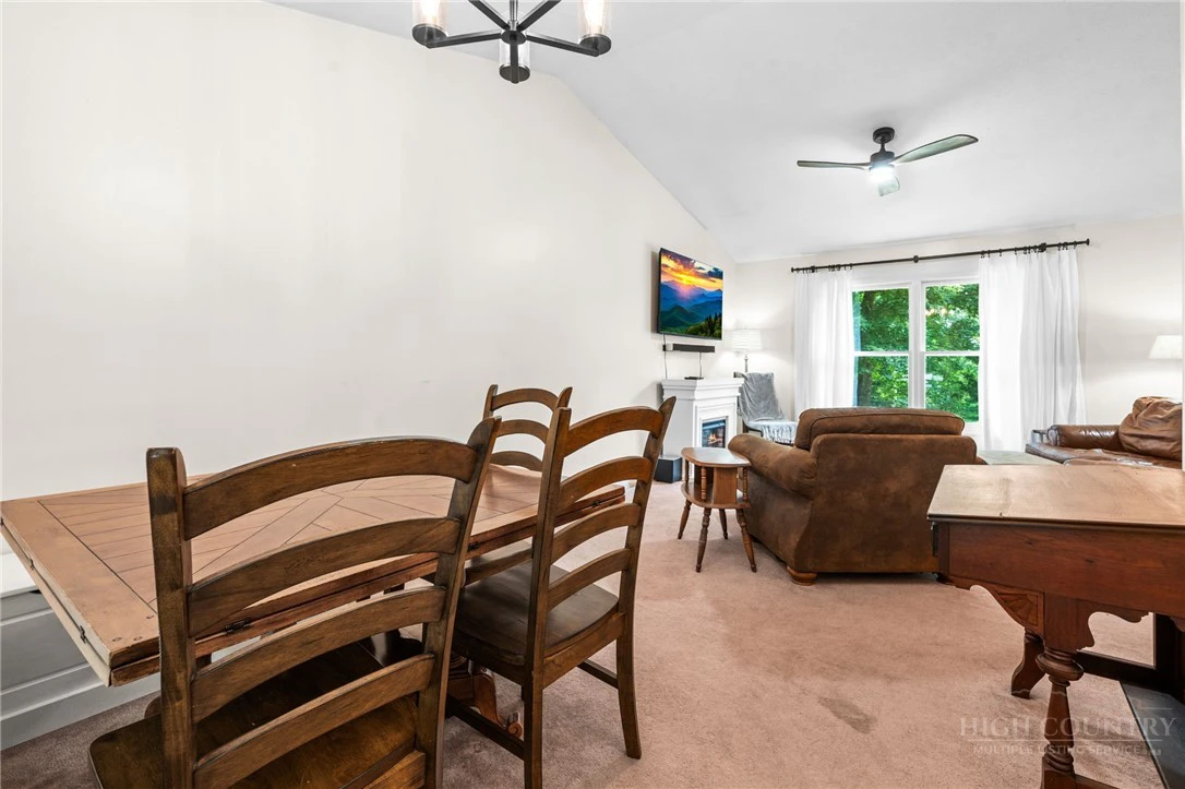Image number 6 for the current listing
