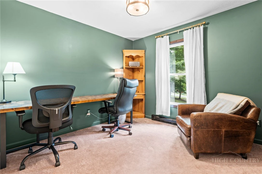 Image number 14 for the current listing