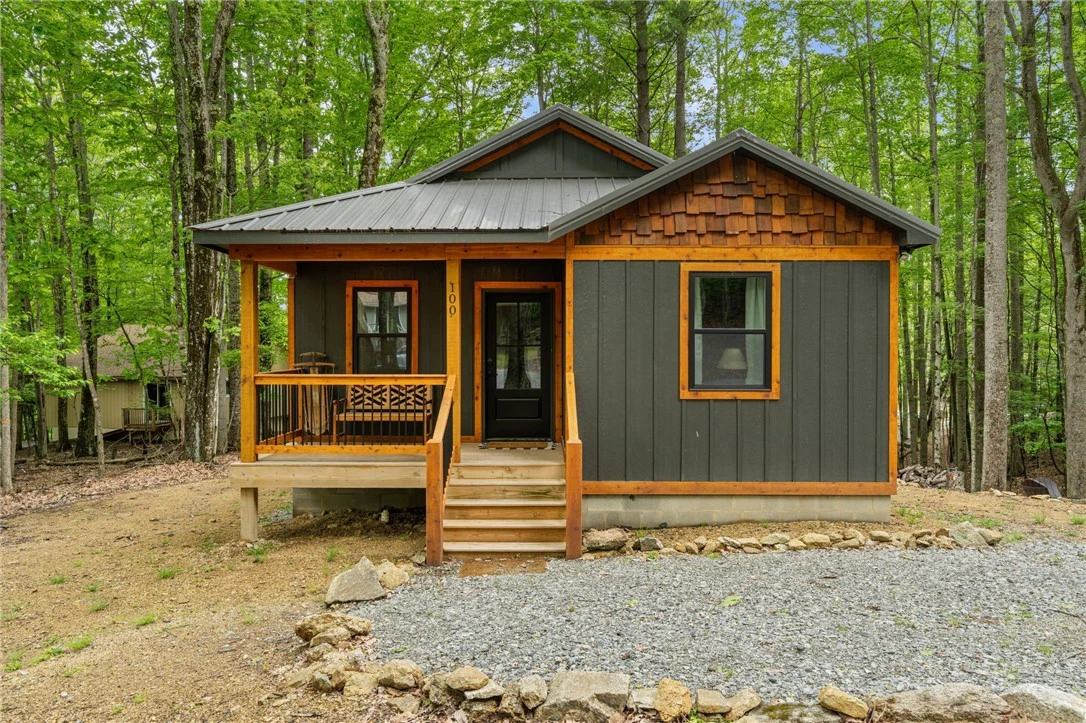 Image number 1 for the current listing