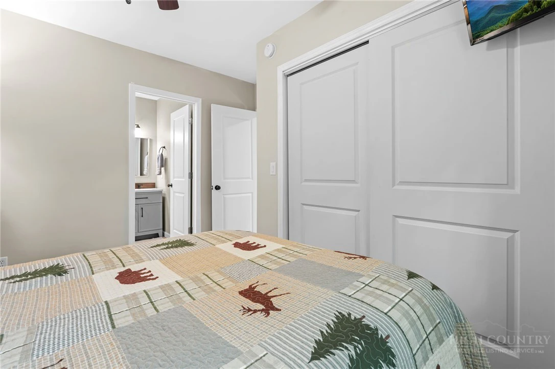 Image number 18 for the current listing