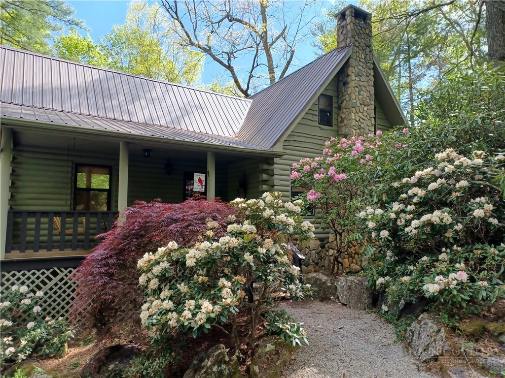 Image number 1 for the current listing