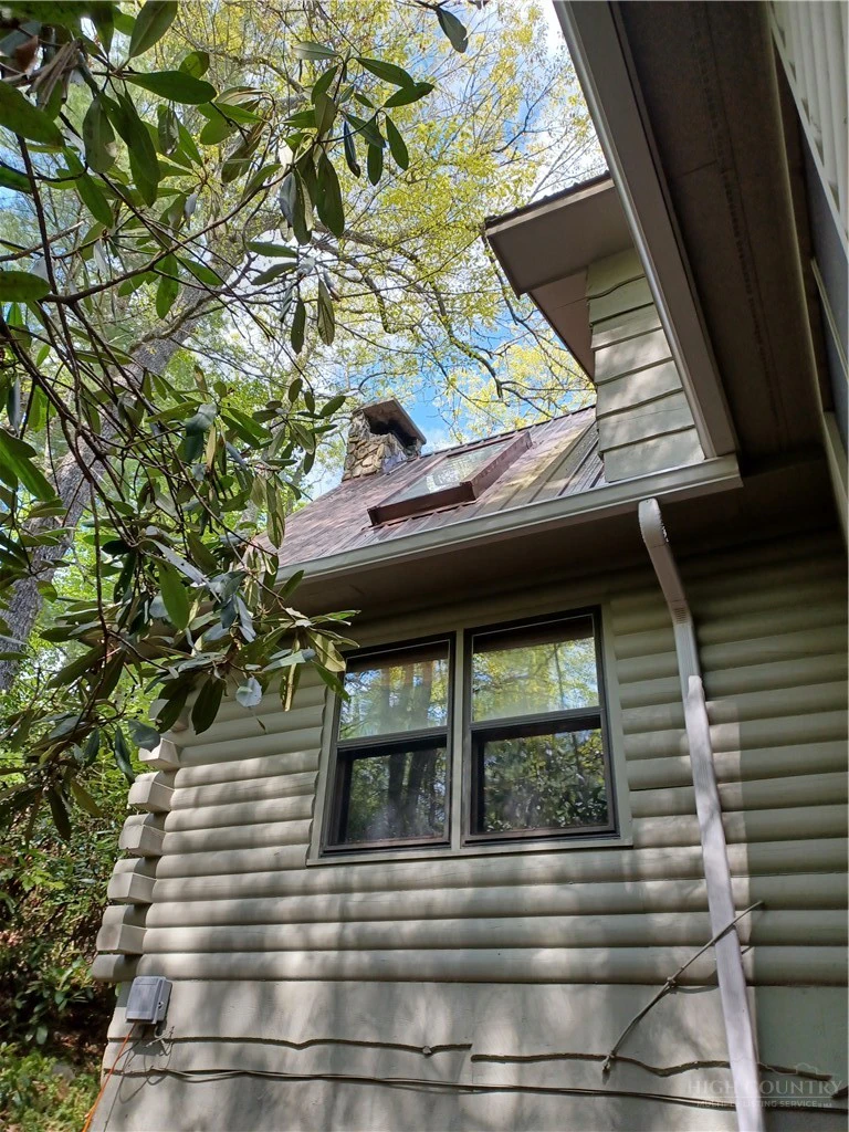 Image number 10 for the current listing
