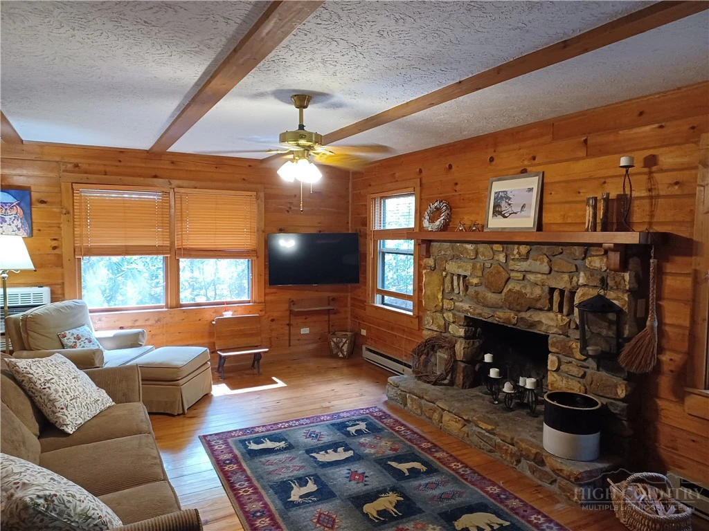 Image number 12 for the current listing