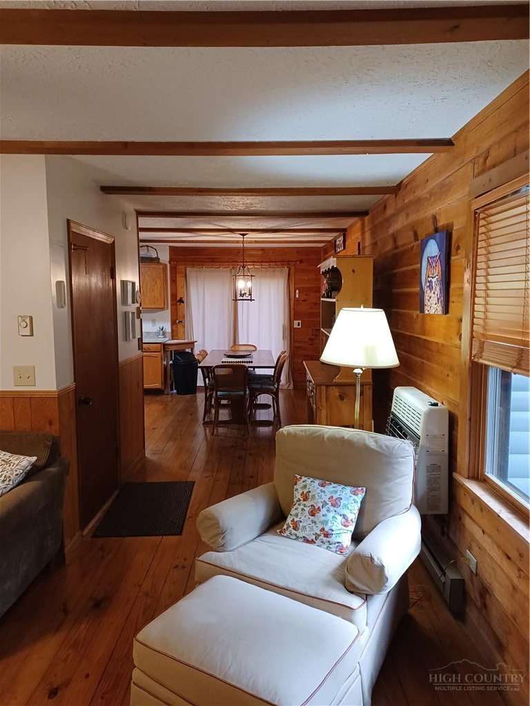 Image number 15 for the current listing