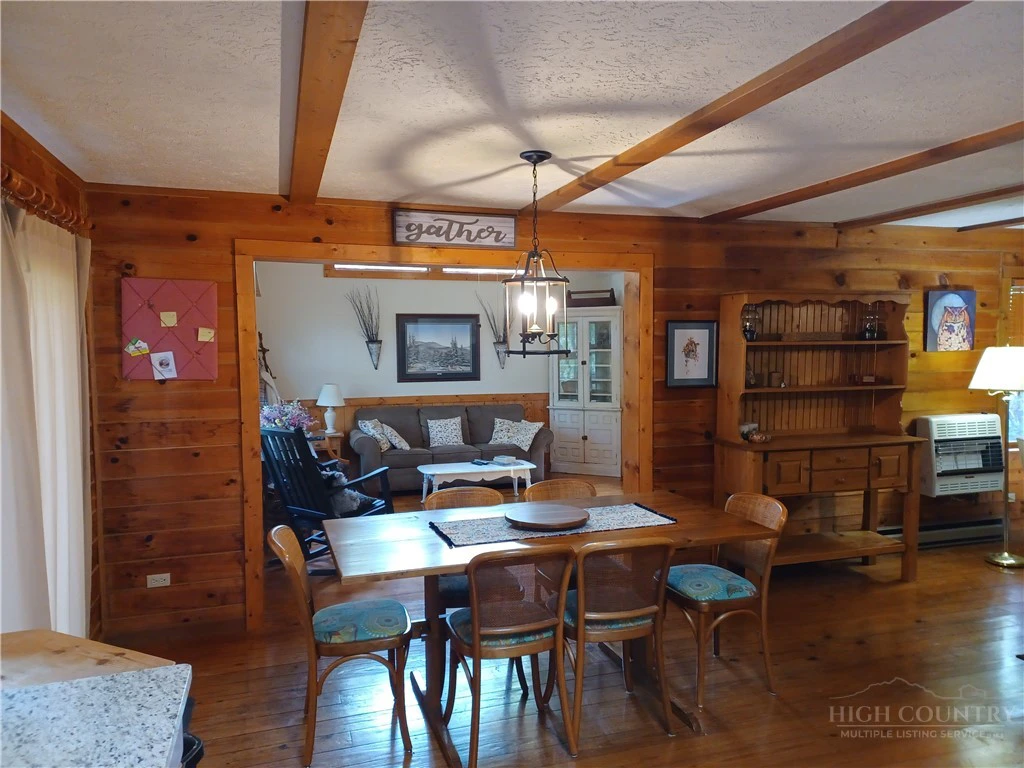 Image number 16 for the current listing