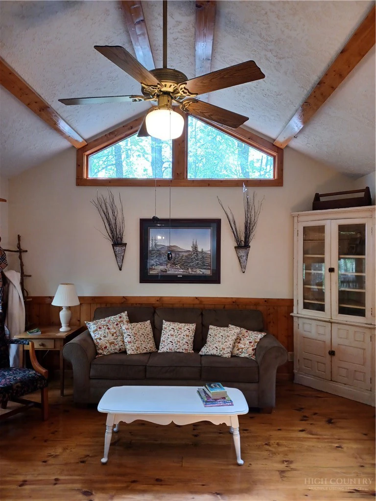 Image number 22 for the current listing