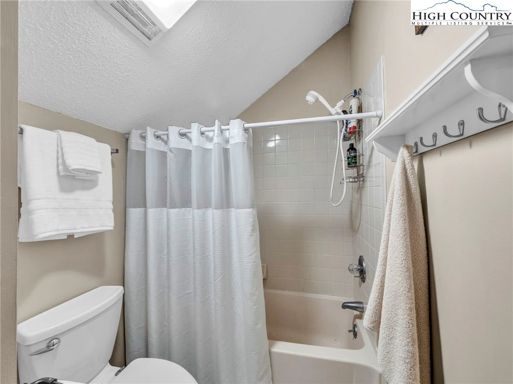 Image number 3 for the current listing