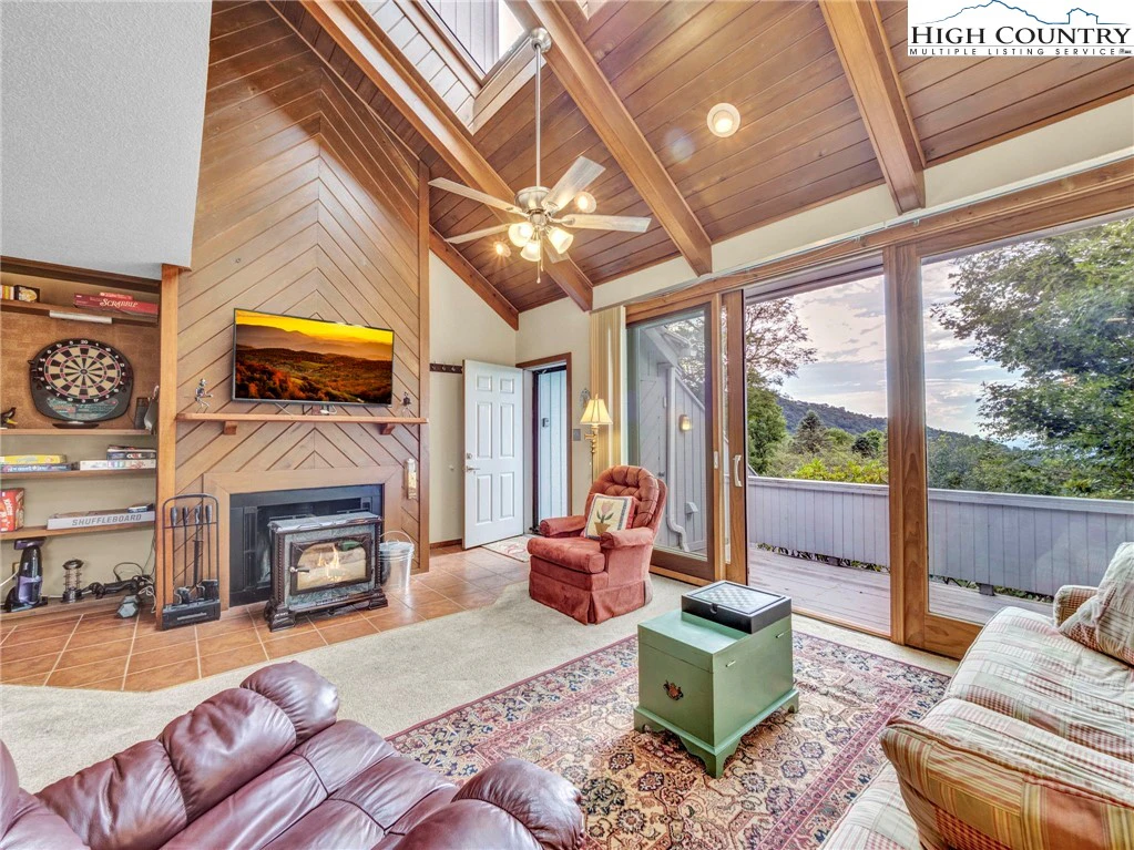 Image number 2 for the current listing