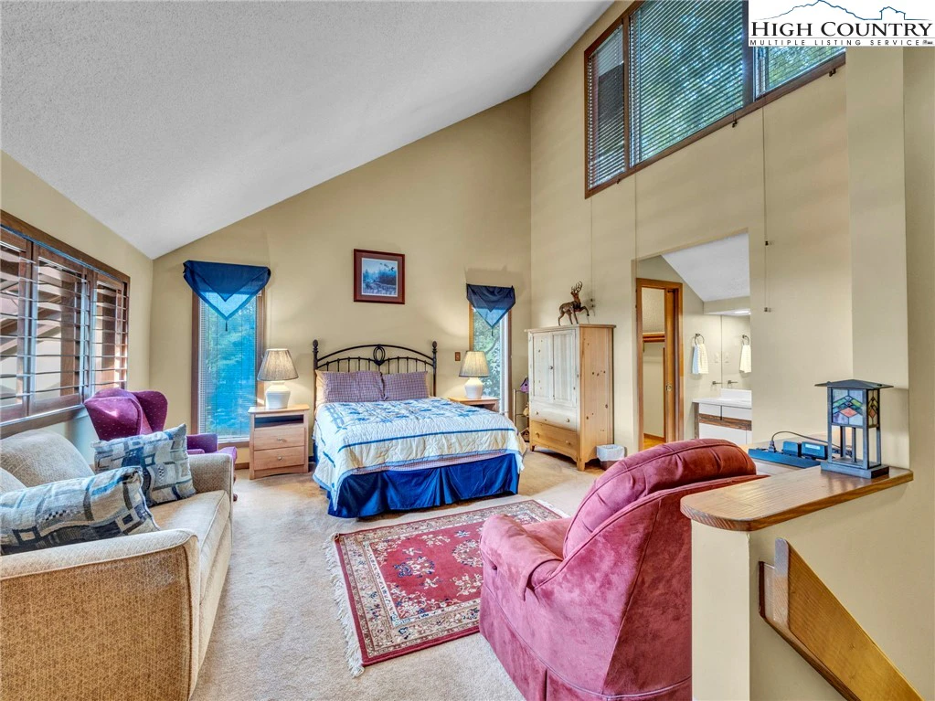 Image number 10 for the current listing