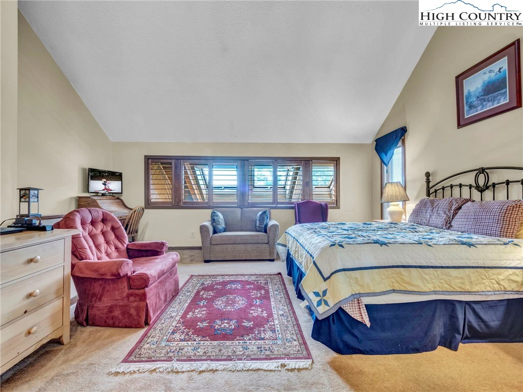 Image number 9 for the current listing
