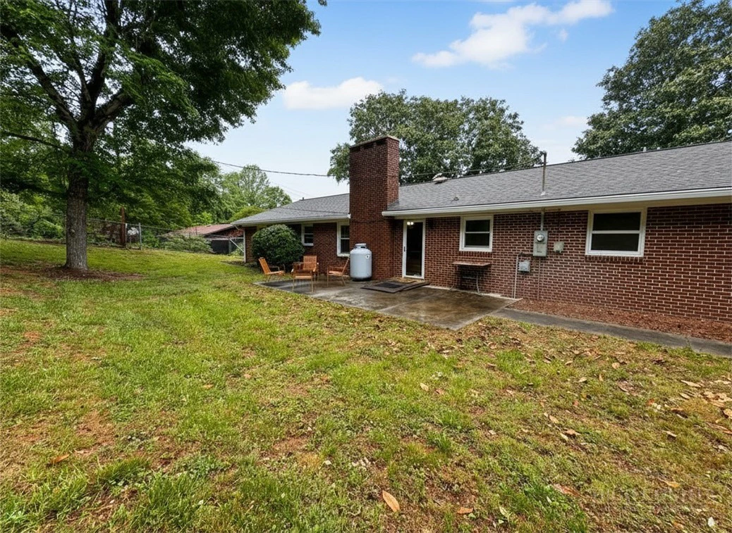 Image number 15 for the current listing