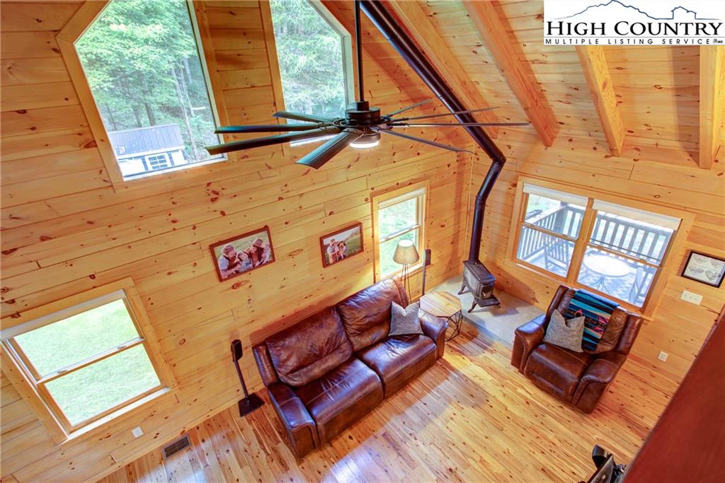 Image number 4 for the current listing