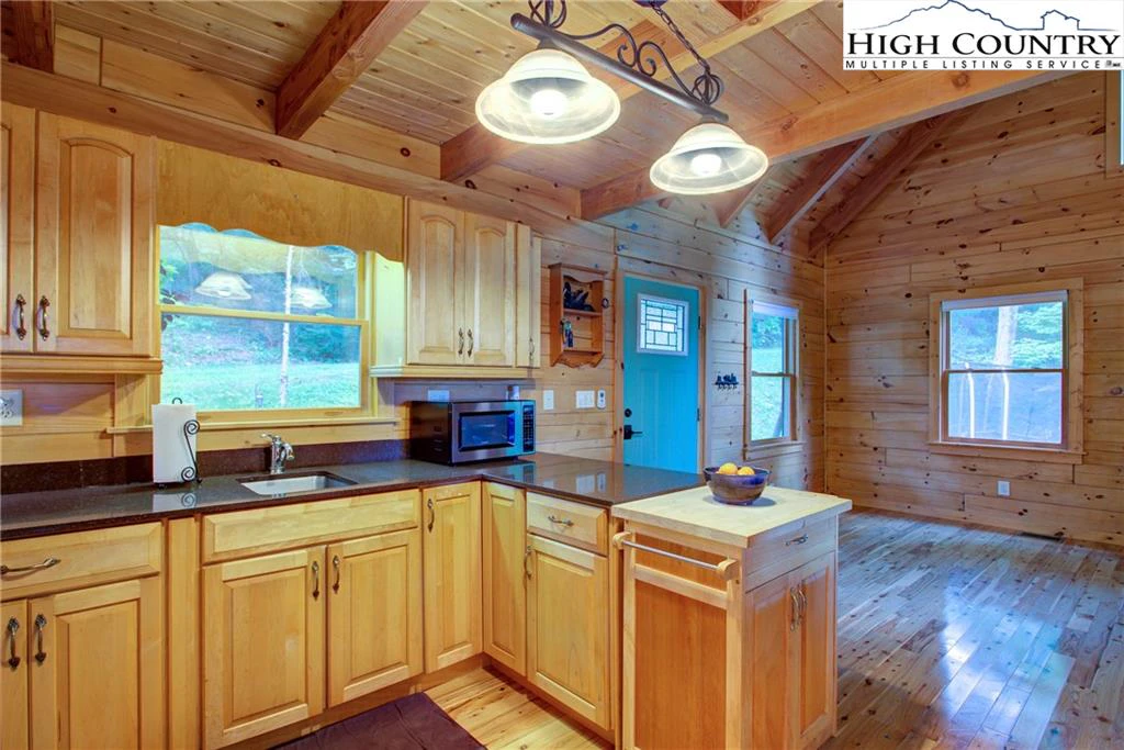 Image number 20 for the current listing