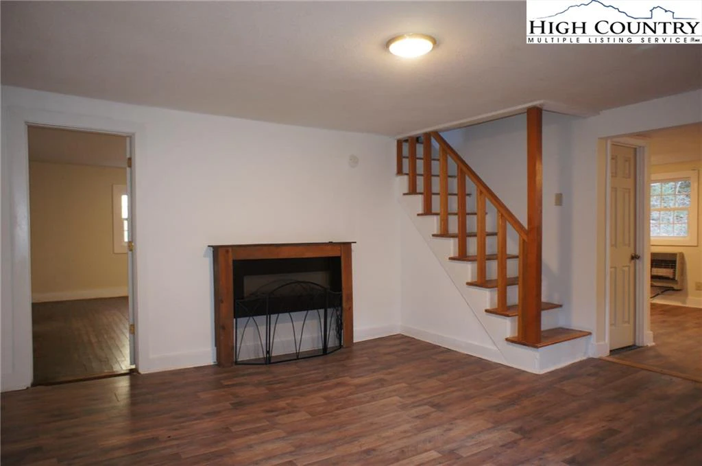 Image number 20 for the current listing