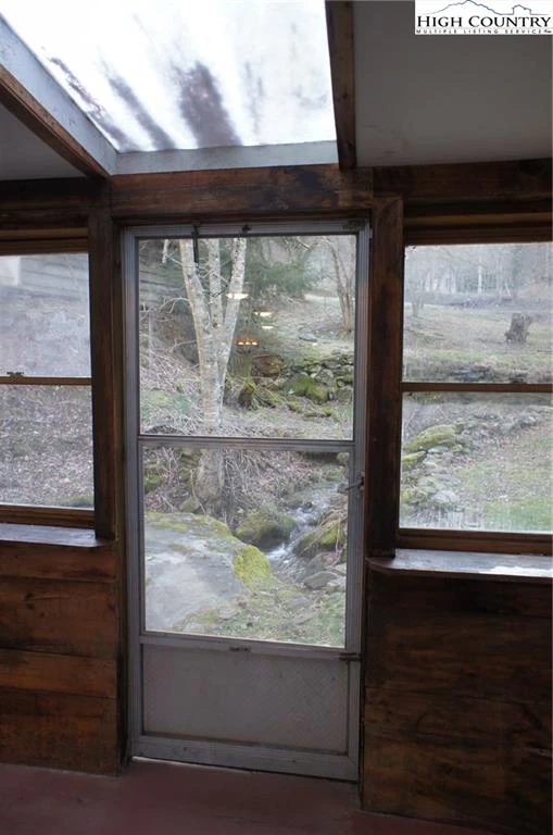Image number 3 for the current listing
