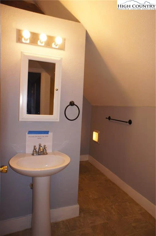 Image number 12 for the current listing