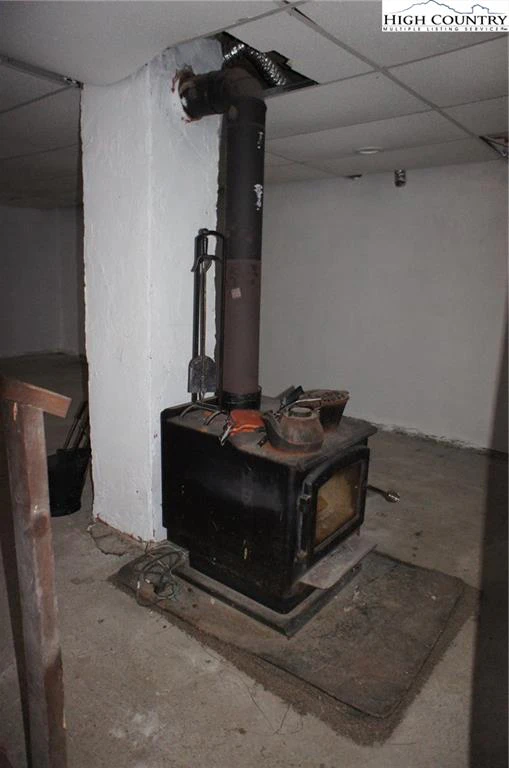 Image number 17 for the current listing