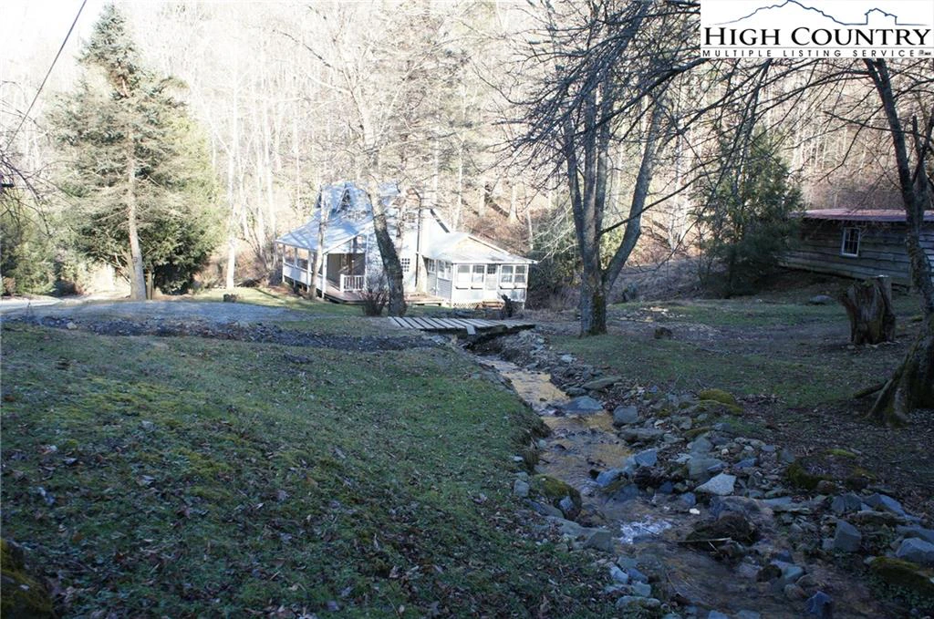 Image number 27 for the current listing
