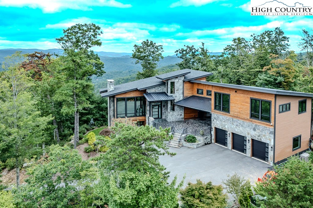 Image number 19 for the current listing